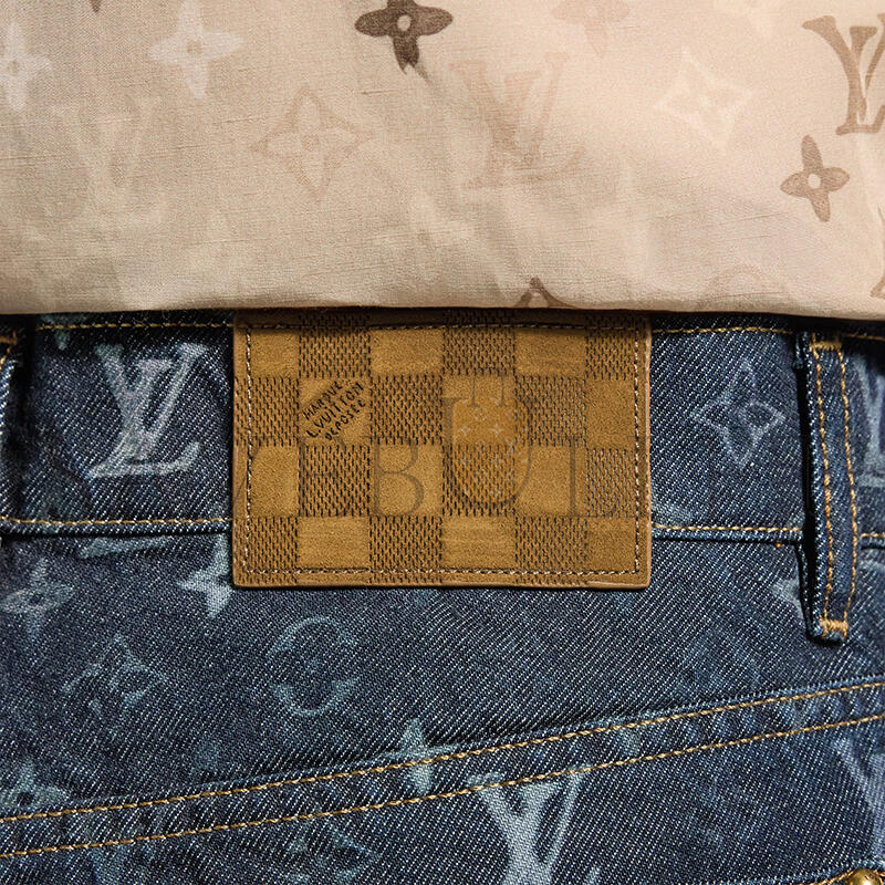LOUIS VUITTON MONOGRAM DENIM SHORTS 1AK6R2
